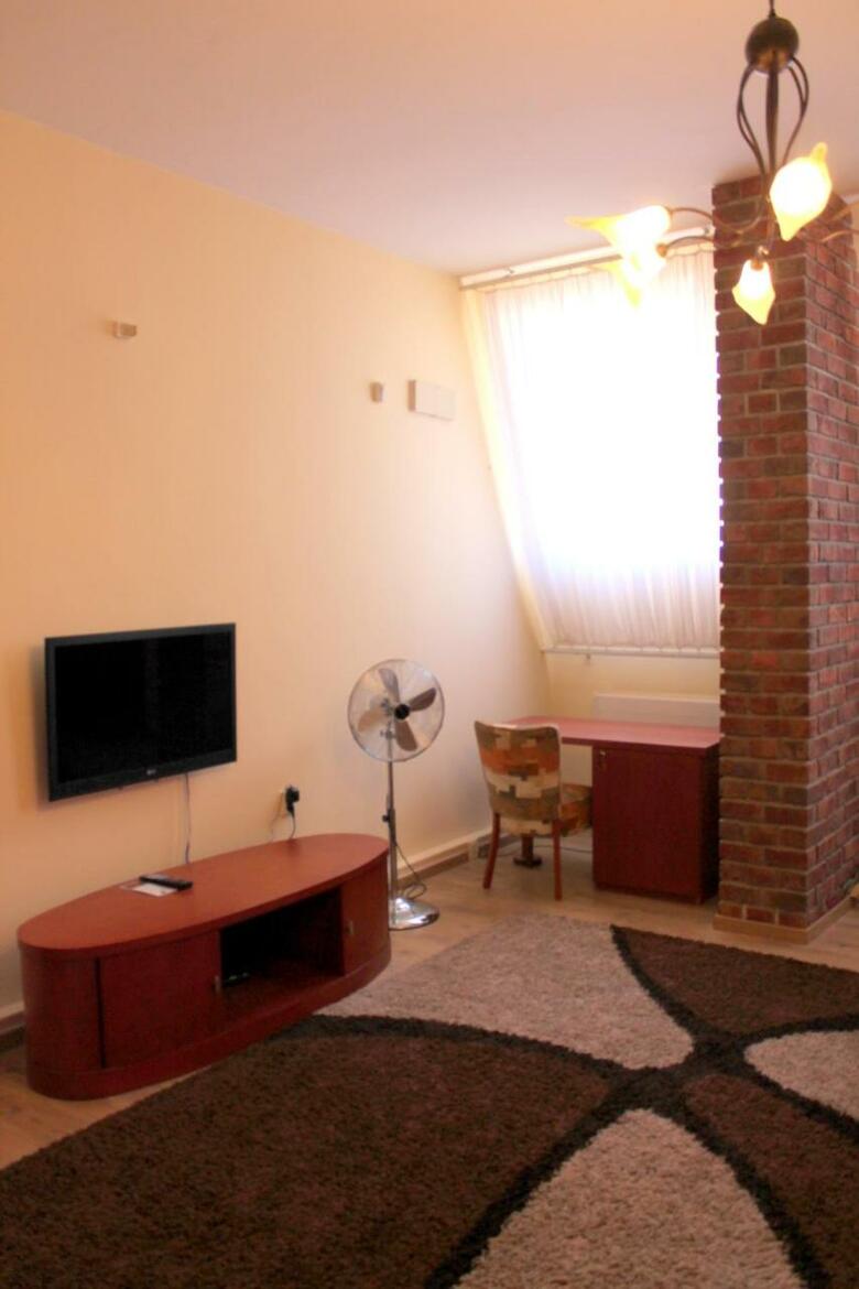 Hostal Enjoy Inn