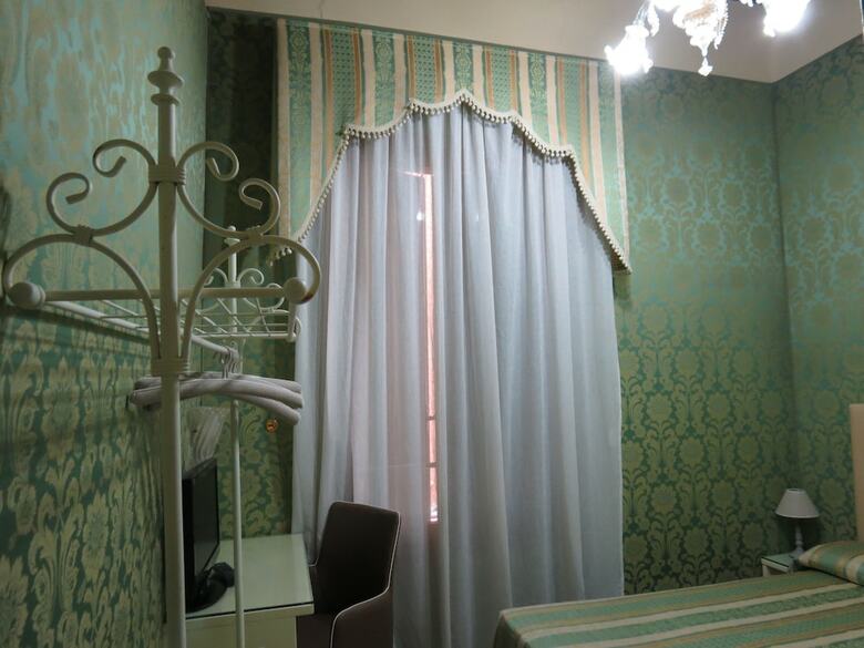 Hotel Bridge