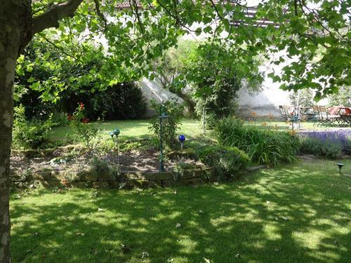 Hostal Landgasthof J�gerst�bchen