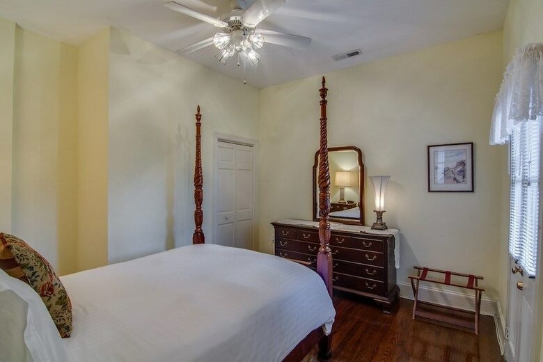 27 State Street Bed & Breakfast