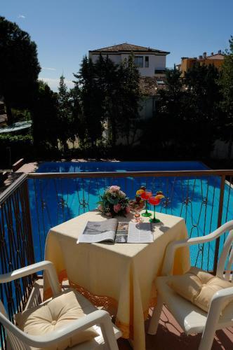 Hotel Raffy