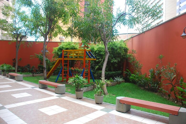 Altavista Apartments