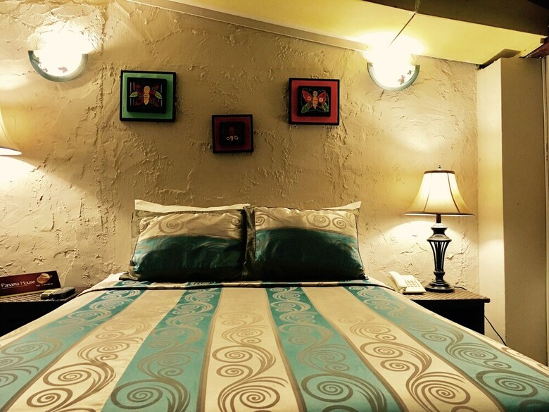 Panama House Bed & Breakfast