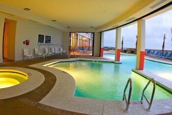 Hotel Holiday Inn Express Orange Beach - On The Beach