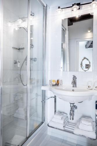 Hotel H�tel Louis II Saint Germain