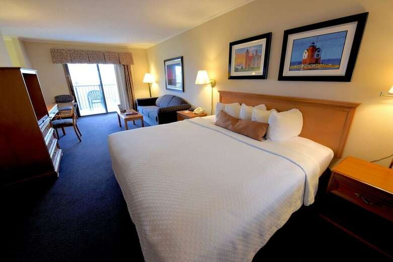 Hotel Fairview Beachfront Inn & Waterpark