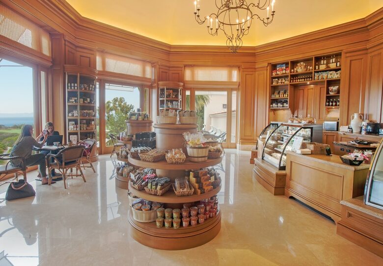 Hotel Resort At Pelican Hill