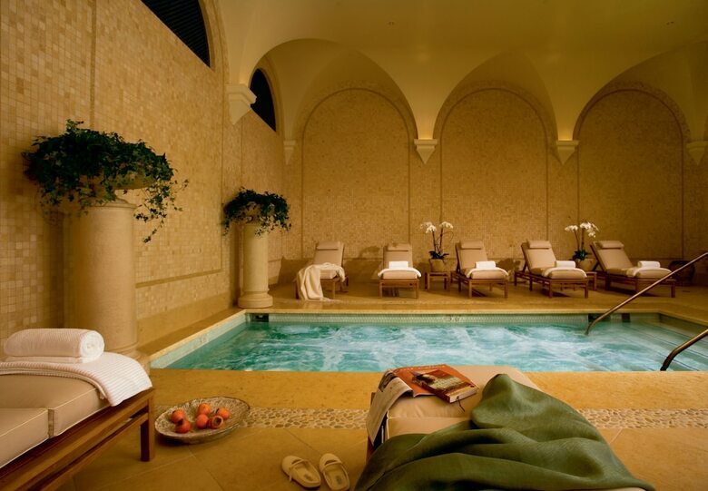 Hotel Resort At Pelican Hill