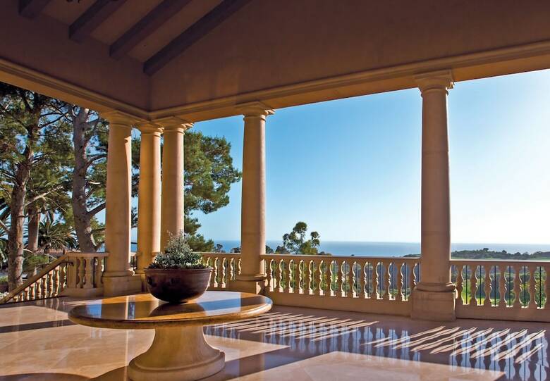 Hotel Resort At Pelican Hill
