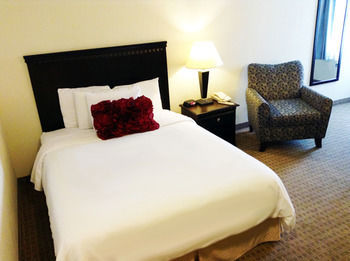 Eastland Suites Hotel & Conference Center