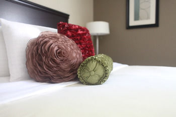 Eastland Suites Hotel & Conference Center