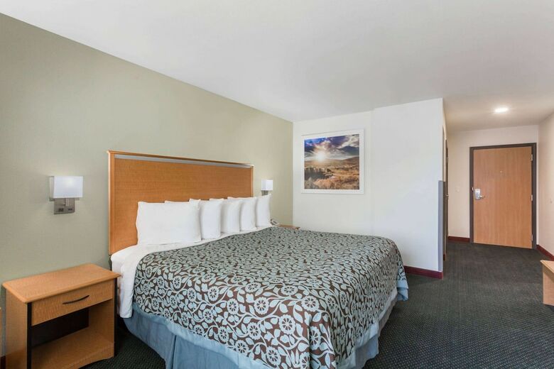 Yellowstone West Gate Hotel