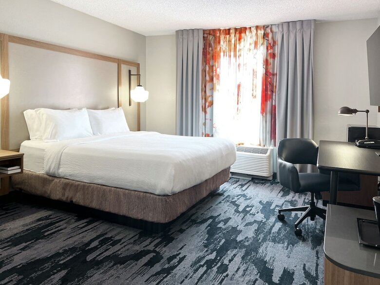 Hotel Fairfield Inn & Suites By Marriott Rogers