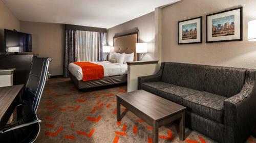 Hotel Lexington Inn & Suites