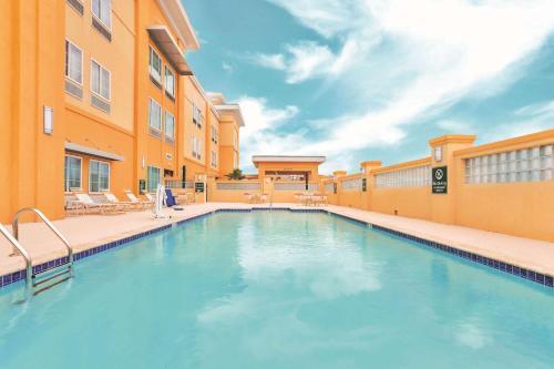 Hotel La Quinta Inn And Suites Cotulla
