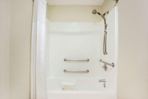 Hotel Days Inn & Suites Ridgeland