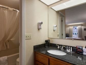 Motel Baymont Inn & Suites - Calhoun