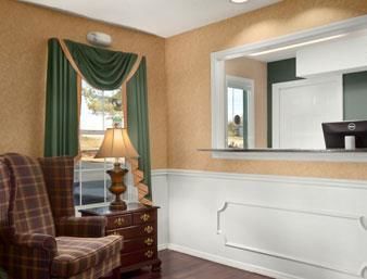 Motel Baymont Inn & Suites - Calhoun