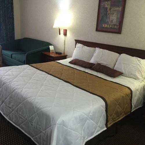 Motel Americas Best Inn - Calhoun