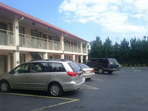 Motel Americas Best Inn - Calhoun