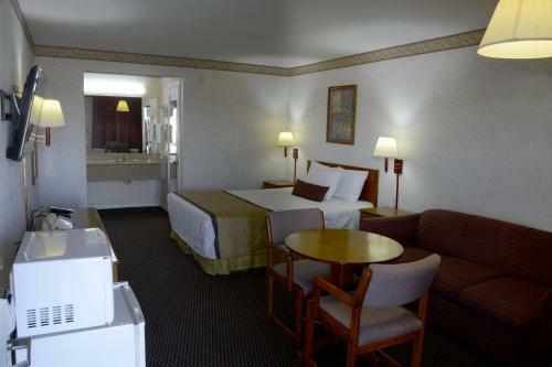 Motel Americas Best Inn - Calhoun