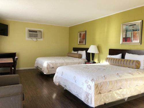 Motel Royal Inn And Suites