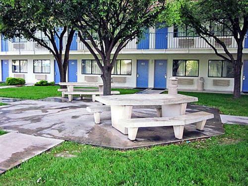 Motel 6 Del Rio