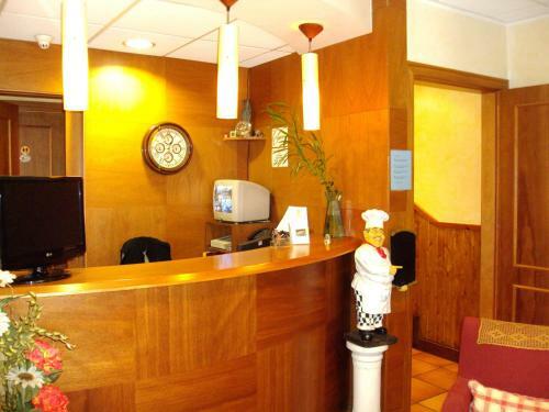 Hostal Monta�a