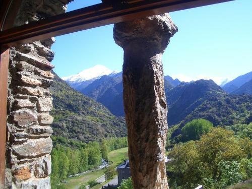 Hostal Monta�a