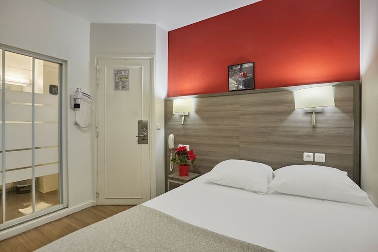 Hotel Hipotel Paris Buttes Chaumont