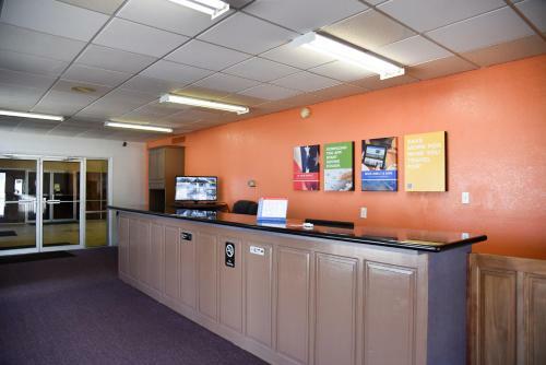Motel Cline Shale Inn & Suites
