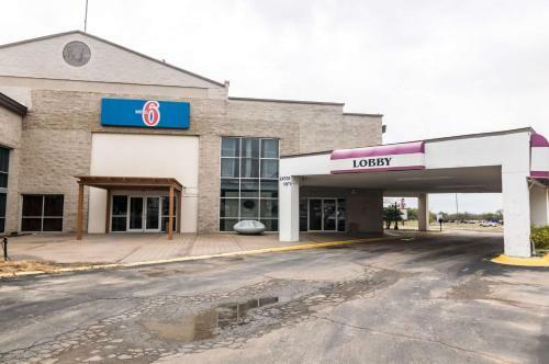 Motel Cline Shale Inn & Suites