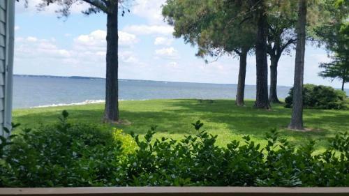 Bed & Breakfast Wades Point Inn On The Bay