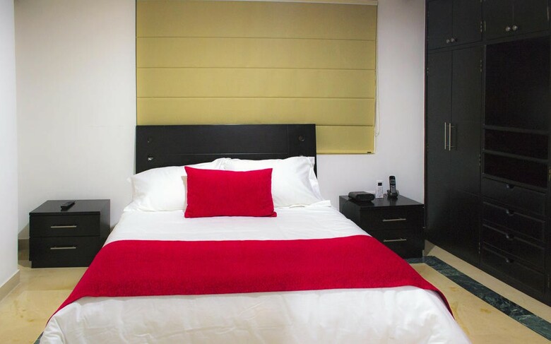 Hotel D' Leon