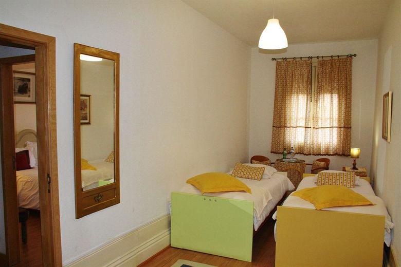 Hostal Guest House Alvares Cabral