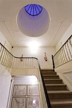 Hostal Guest House Alvares Cabral
