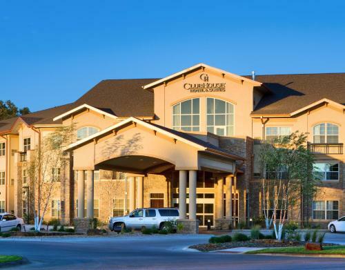 Clubhouse Hotel And Suites