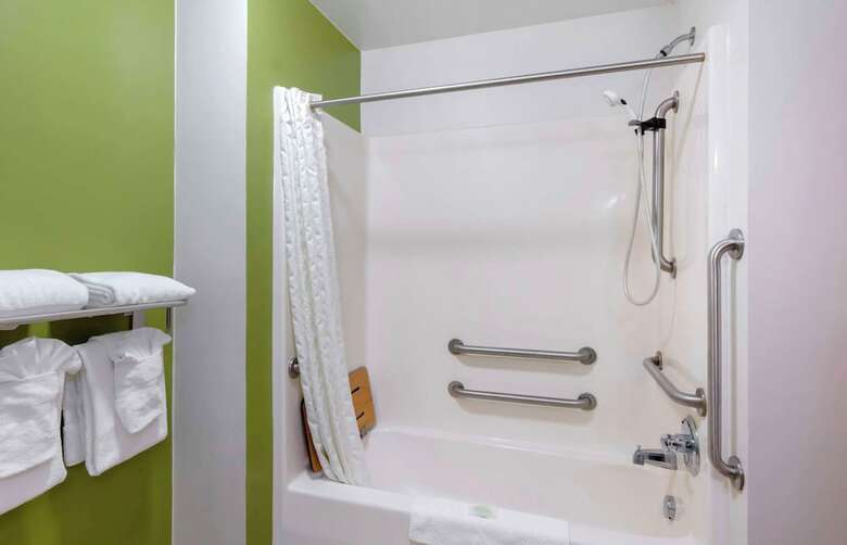 Hotel Sleep Inn & Suites At Fort Lee