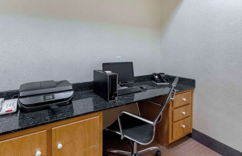 Hotel Sleep Inn & Suites At Fort Lee