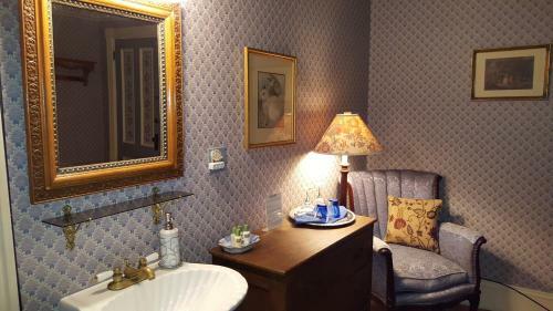 Austin's Holidae House Bed & Breakfast