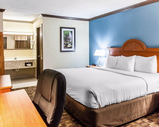 Hotel Quality Inn & Suites
