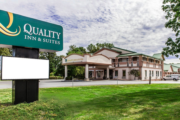 Hotel Quality Inn & Suites