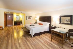 Shula's Hotel & Golf Club