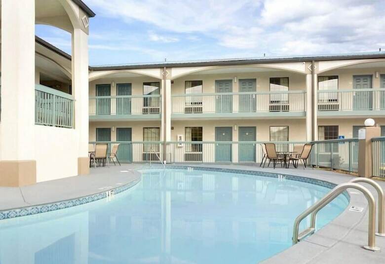 Motel Baymont Inn And Suites Gallatin