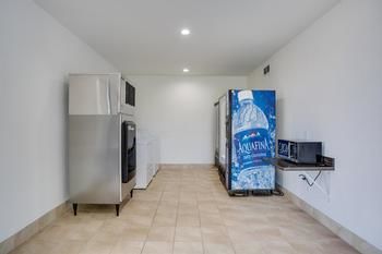 Motel 6 White House