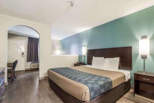 Hotel Econo Lodge Inn & Suites I-65