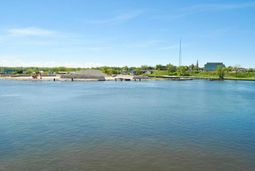 Hotel Inn At Harbor Shores