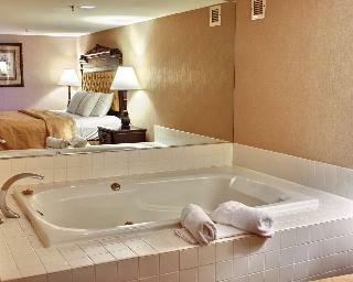 Clarion Hotel Marina & Conference Center