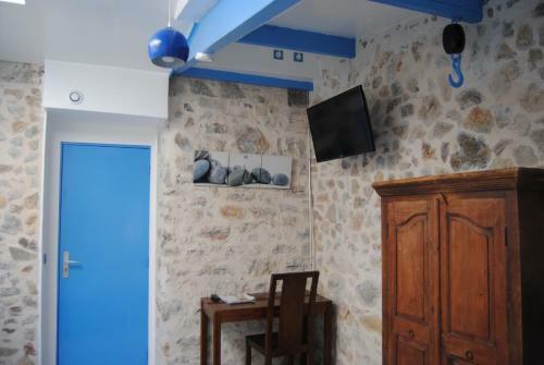 Hostal Locations Loramac