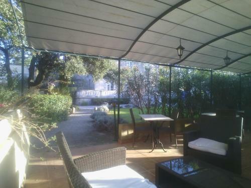 Hotel Logis H�tel R�sidence Les C�dres